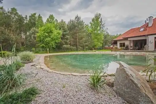 Dizajn bazénov - Bazény z pieskovej živice